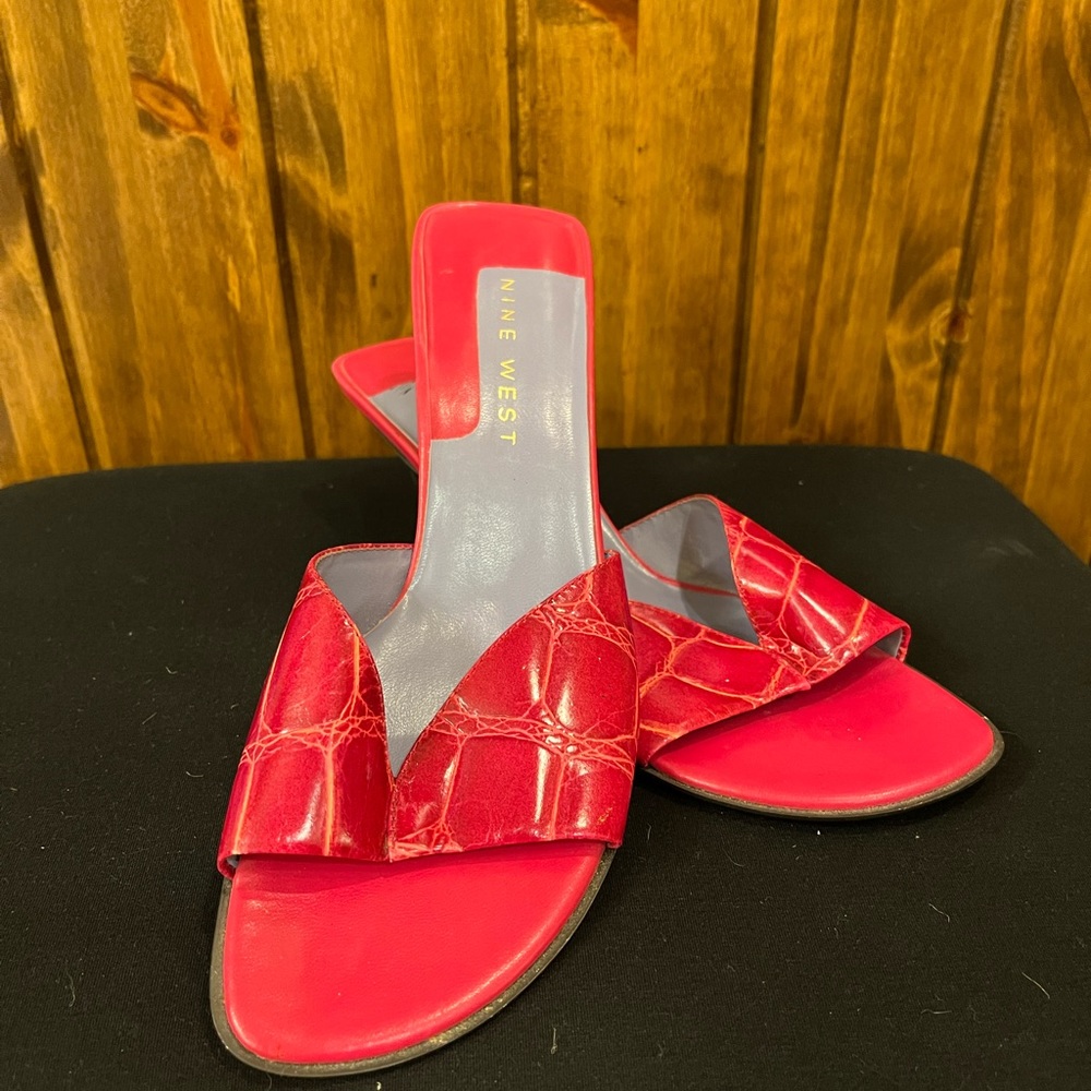 Fuschia Nine West sandals